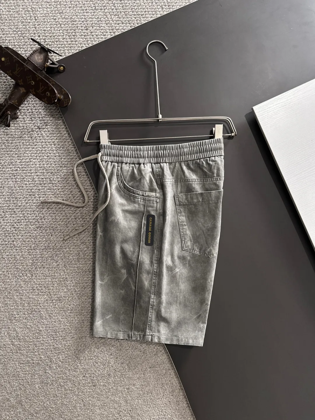 Next day shipping Premium goods Canada Goose 2026 Spring and Summer New Arrival elastic band casual shorts, counter-customized fabrics Breathable, high comfort, impeccable details, brand element design concept, reflecting high quality. It feels delicate and soft! It presents a casual cut and the upper body shape is great! Sizes:S-3XL